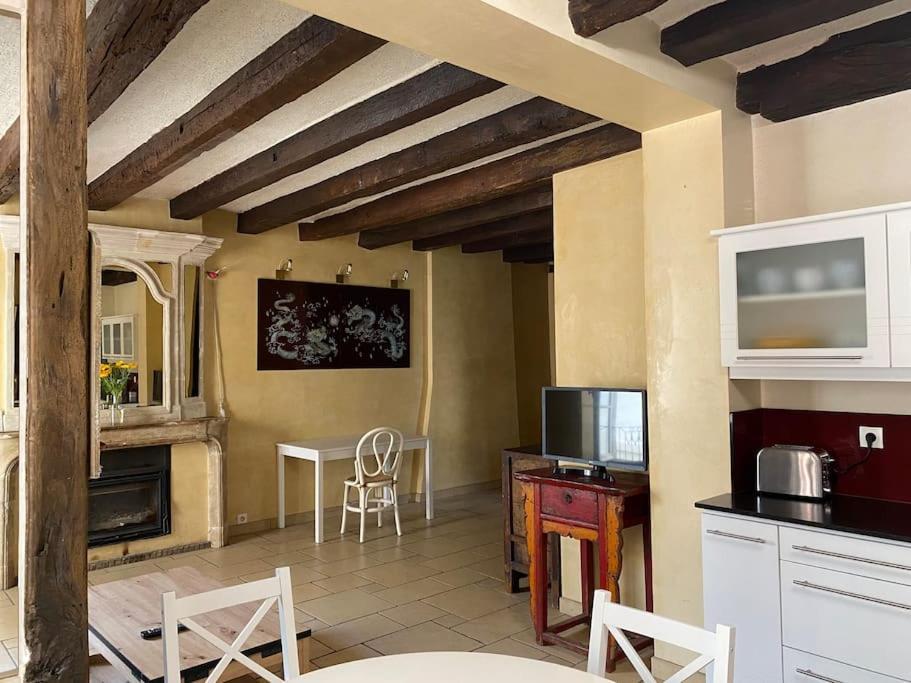 לה מאנש Charmant Appartement - Centre Cite Plantagenet!!! מראה חיצוני תמונה