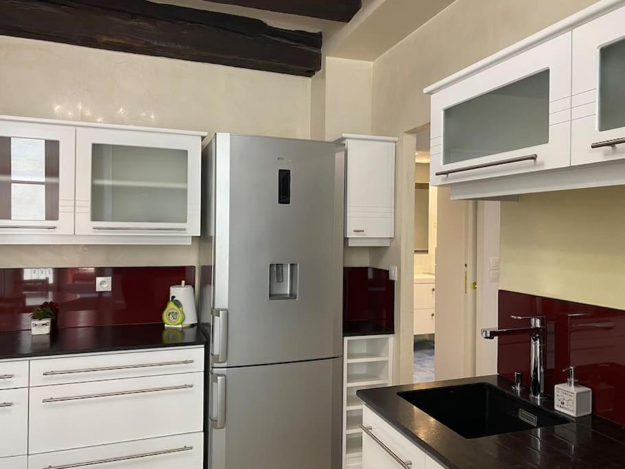 לה מאנש Charmant Appartement - Centre Cite Plantagenet!!! מראה חיצוני תמונה