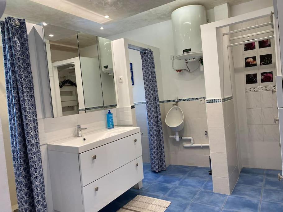 לה מאנש Charmant Appartement - Centre Cite Plantagenet!!! מראה חיצוני תמונה